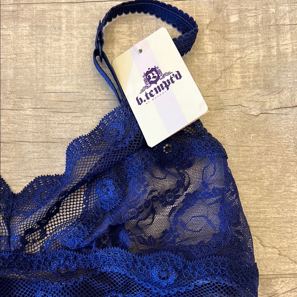 b.tempt'd by Wacoal Lace Kiss Bralette Size Small NWT‎